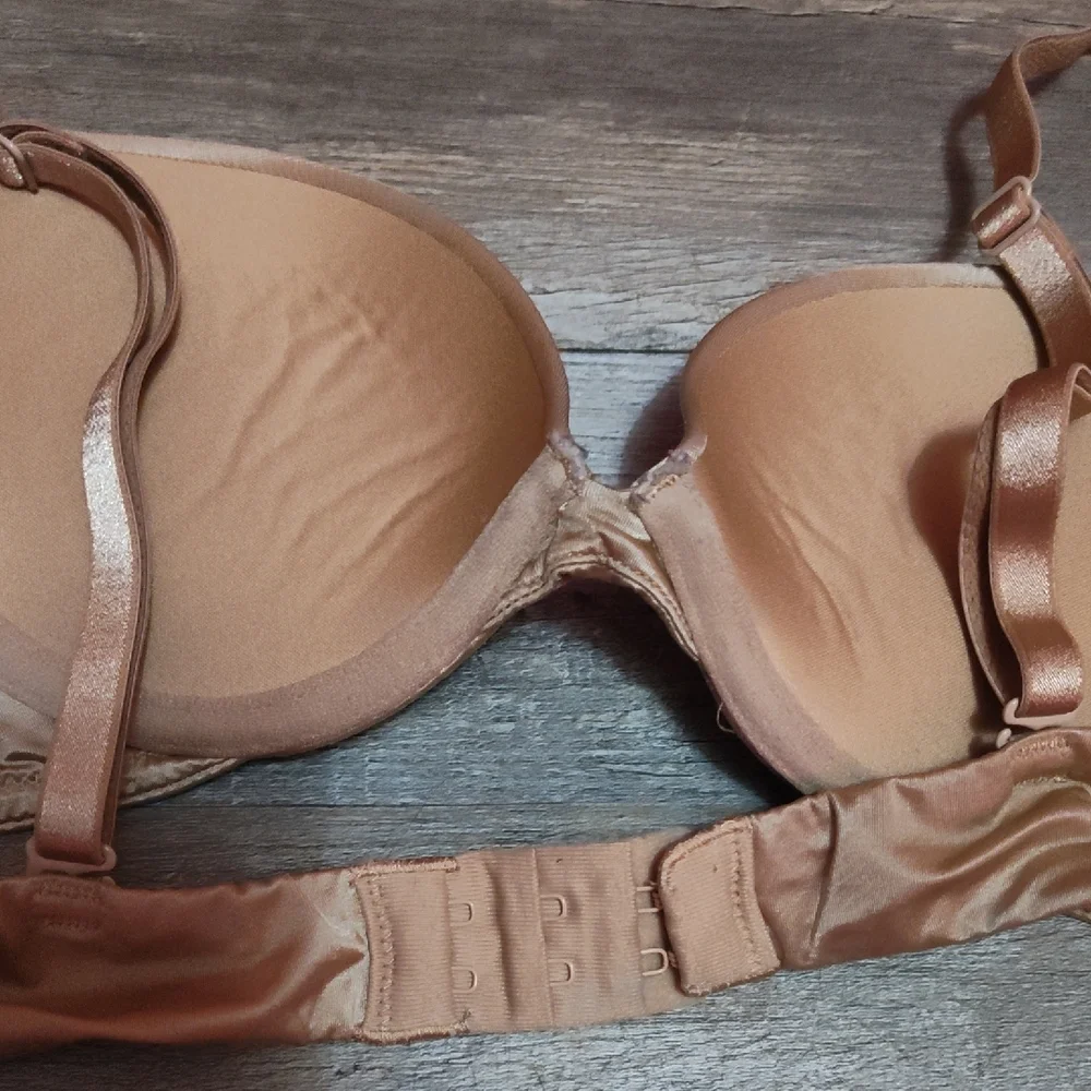 5/$25 SALE Ambrielle Size 32A Push-Up Underwire Smooth T-Shirt Bra Light Brown